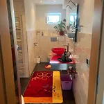 Gaestezimmer In Bei Duesseldorf Mit Einem Hauch Luxus 3*