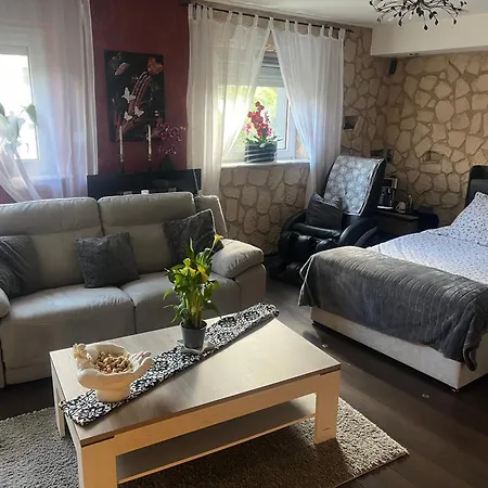 Gasthuis Gaestezimmer In Bei Duesseldorf Mit Einem Hauch Luxus